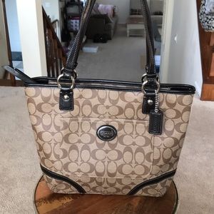 Coach F18917 Brown Signature Heritage Peyton Tote